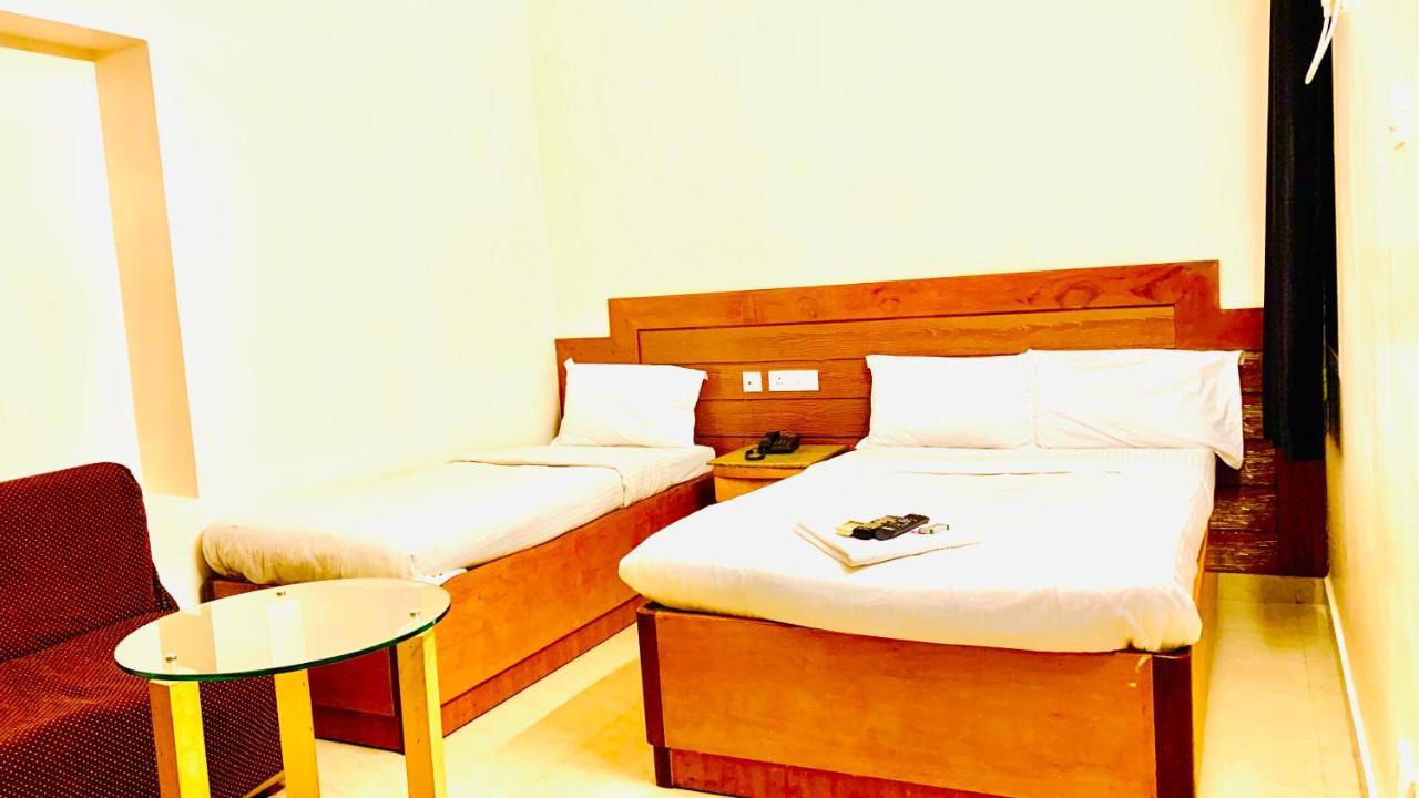 Half Moon Palace Chennai Eksteriør bilde